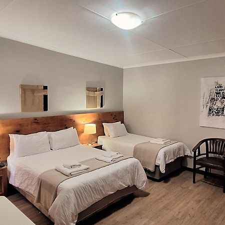 มาซาดา เกสท์เฮาส์ Bed & Breakfast ลางเงอบาน ภายนอก รูปภาพ