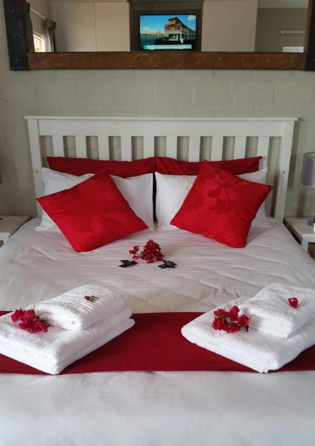 มาซาดา เกสท์เฮาส์ Bed & Breakfast ลางเงอบาน ภายนอก รูปภาพ