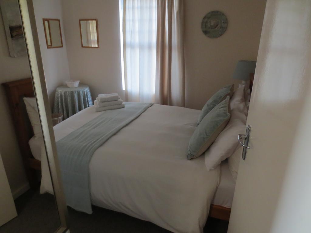 มาซาดา เกสท์เฮาส์ Bed & Breakfast ลางเงอบาน ห้อง รูปภาพ